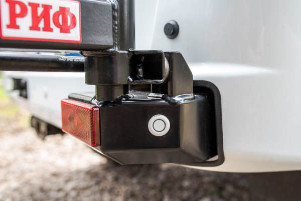 Калитка РИФ с квадратом под фаркоп в штатный задний бампер УАЗ Патриот