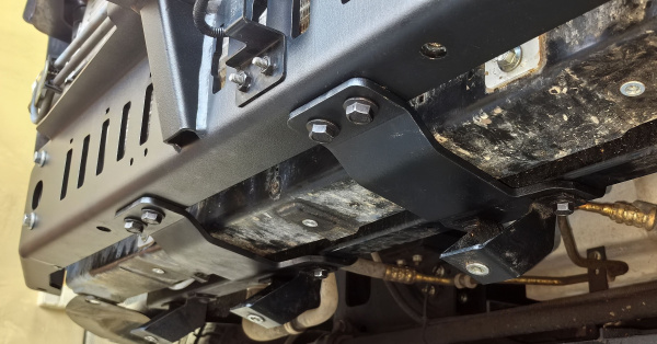 Фаркоп РИФ передний (переходник) для съёмной лебёдки с защитой радиатора для ГАЗ Соболь NN