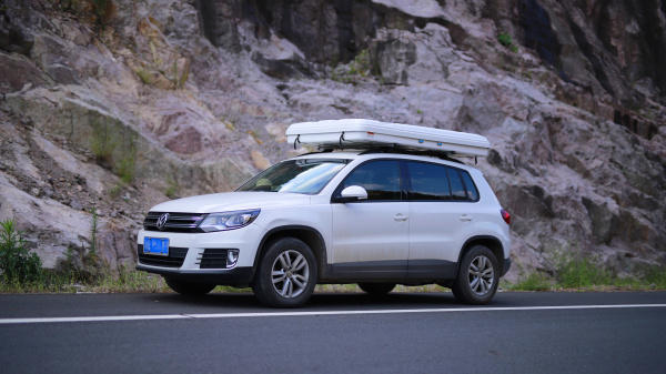 Палатка на крышу автомобиля РИФ Hard RT05-125W, корпус белый, тент светло-серый, 210х125х150