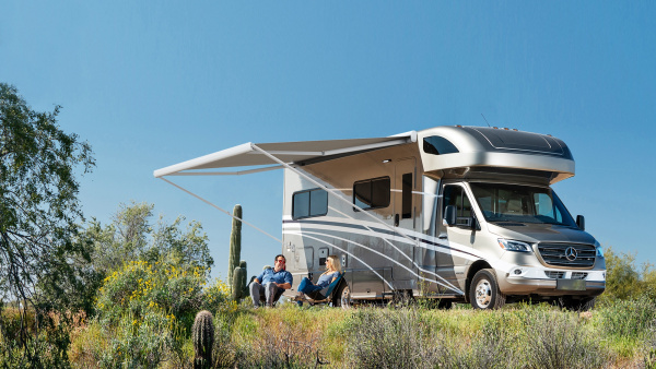 9 Маркиза автомобильная РИФ 2,0х1,5 м кассетная, привод механический, ручной, корпус белый