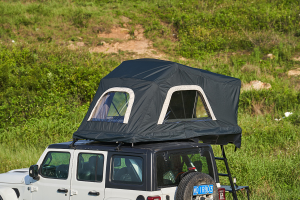 Палатка на крышу автомобиля Wild Land Voyager 140 Pro