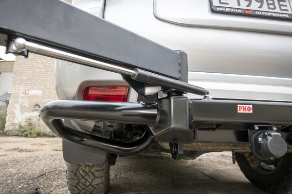 Бампер РИФ силовой задний Toyota Land Cruiser Prado 150 c квадратом под фаркоп и калиткой