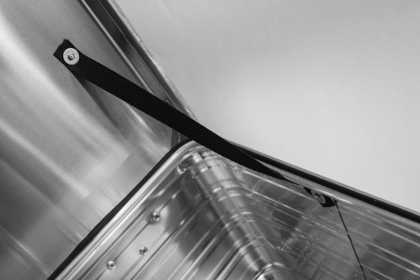 Ящик алюминиевый РИФ с замком 1176х385х412 мм (ДхШхВ) Ящик алюминиевый РИФ с замком 1176х385х412 мм (ДхШхВ)