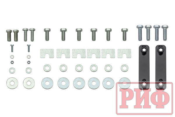 Бампер РИФ силовой задний Toyota Land Cruiser 76 2007+ с квадратом под фаркоп и фонарями