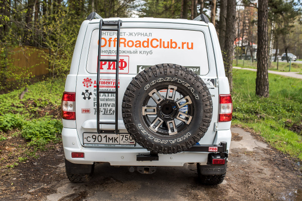 Калитка РИФ в штатный задний бампер УАЗ Патриот 2015+