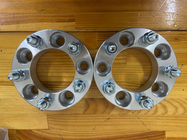 4 Проставки колесные РИФ 5x114.3, центр. отв. 82 мм, толщ. 30 мм (2 шт.) (уценка) 4 Проставки колесные РИФ 5x114.3, центр. отв. 82 мм, толщ. 30 мм (2 шт.) (уценка)