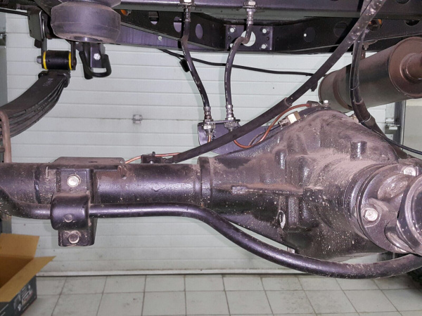 Кронштейн РИФ для крепления тормозных шлангов заднего моста УАЗ Патриот лифт 50 мм