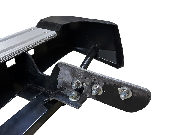 Бампер задний PIAK с фаркопом Isuzu D-MAX